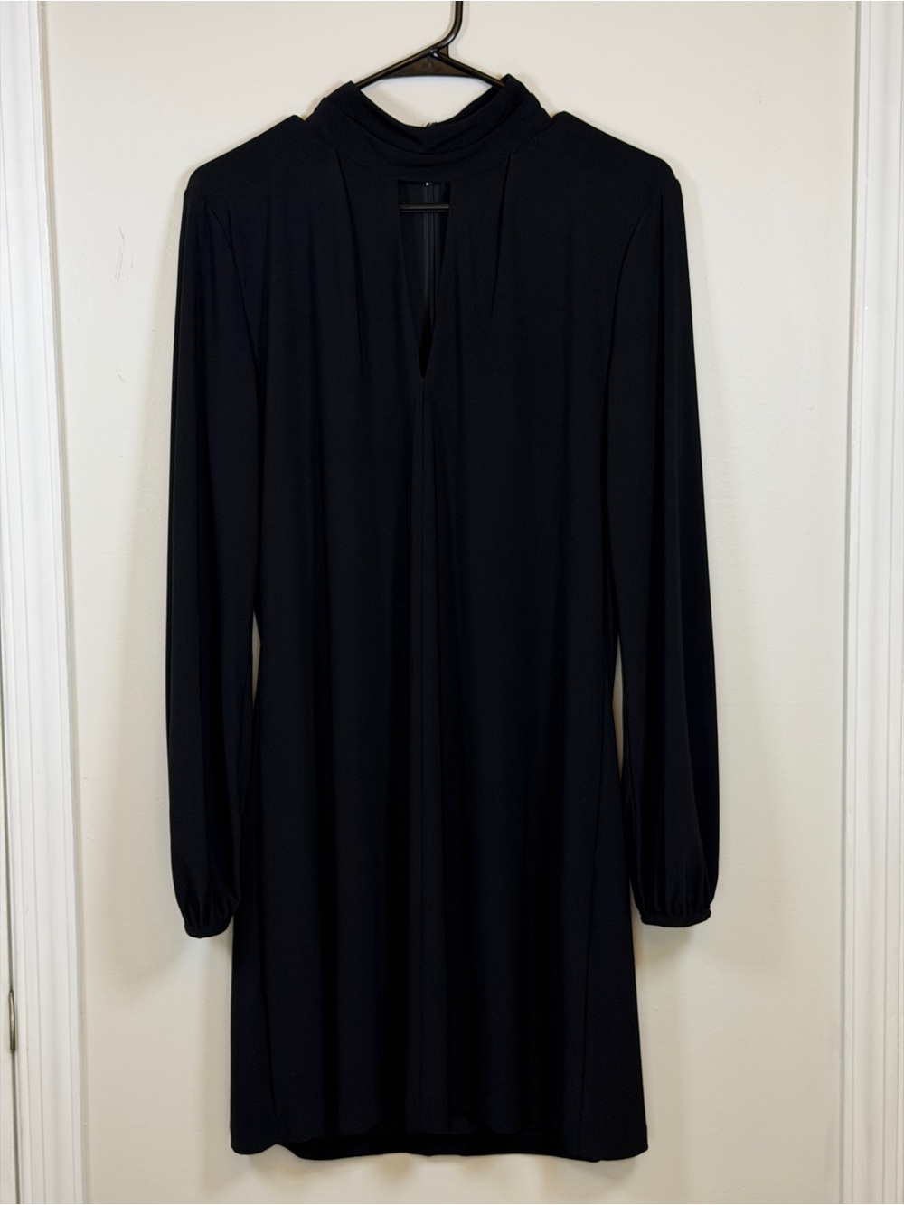 White House Black Market Mock Neck Keyhole Black Long Sleeve Dress Size 12 L
